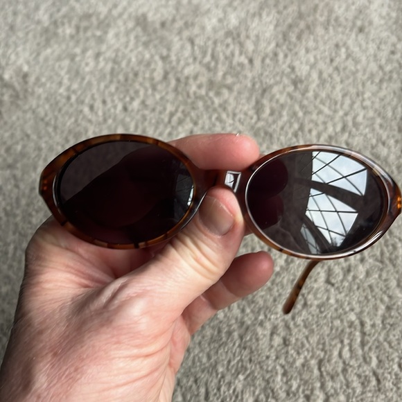 Emanuel Ungaro Women’s Vintage Sunglasses 4509 7033 135 Dark Oval Made in Italy - Picture 10 of 11